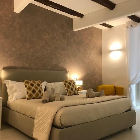Napoli Plebiscito Apartment ภายนอก รูปภาพ