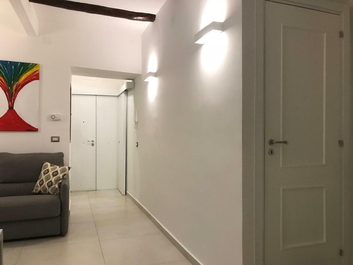 Napoli Plebiscito Apartment ภายนอก รูปภาพ