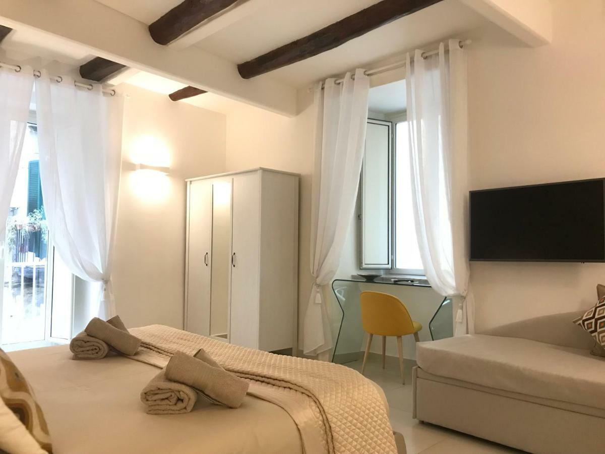 Napoli Plebiscito Apartment ภายนอก รูปภาพ