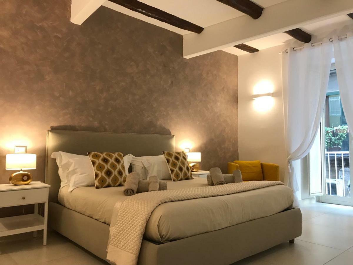 Napoli Plebiscito Apartment ภายนอก รูปภาพ
